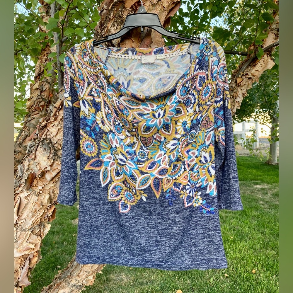 🌷Sweet light weight sweater sz Small